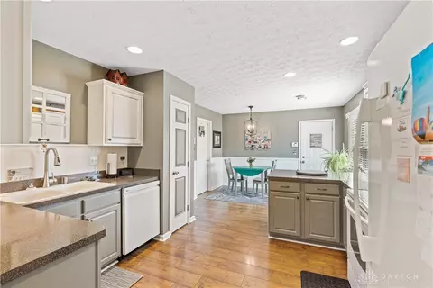1045 Hickory Trl, Wilmington, OH 45177 photo 9