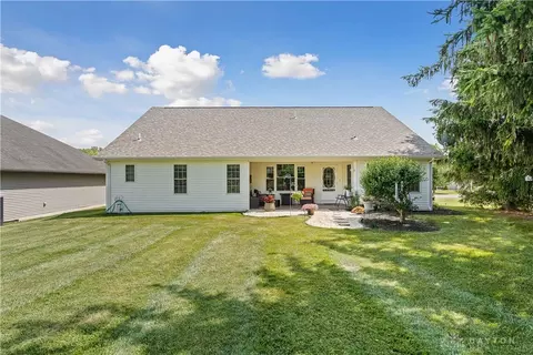 1045 Hickory Trl, Wilmington, OH 45177 photo 2