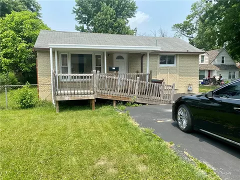 71 Traction Ave, New Lebanon, OH 45345