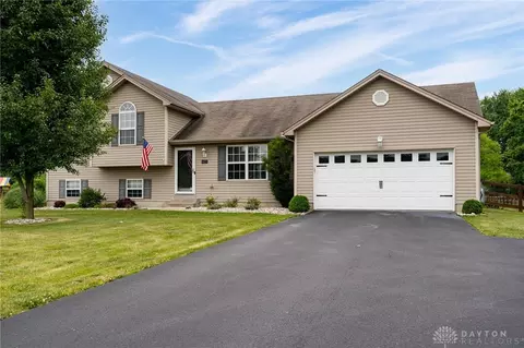 623 Blazing Trl, Oregonia, OH 45054