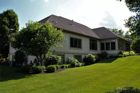2319 Crestridge Dr, Dayton, OH 45414