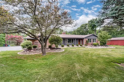 173 Carrousel Dr, Troy, OH 45373