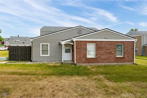 5523 Salem Bend Dr, Dayton, OH 45426