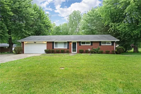 1562 Maplewood Dr, Lebanon, OH 45036