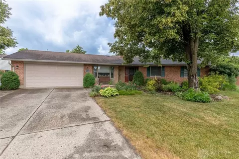 5333 Newell Dr, Kettering, OH 45440