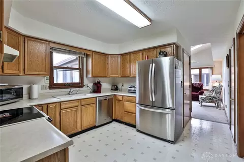 1820 Berwick Dr, Springfield, OH 45503 photo 12