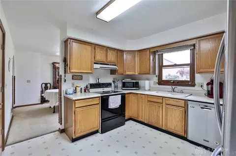 1820 Berwick Dr, Springfield, OH 45503 photo 13