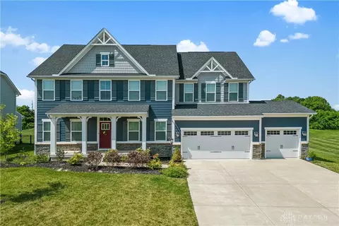 3938 Oak Creek Dr, Sugarcreek Township, OH 45440