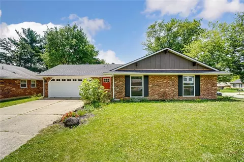 400 Teakwood Ln, Springboro, OH 45066