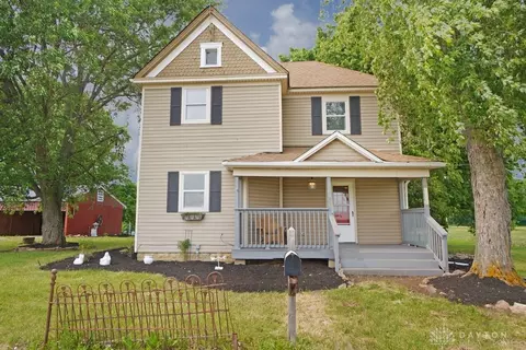 8051 Forney Rd, New Lebanon, OH 45345