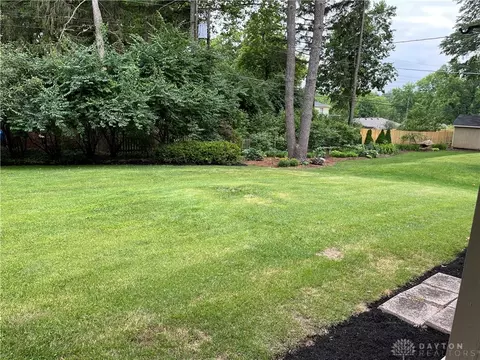 118 Castle Dr, Kettering, OH 45429 photo 28
