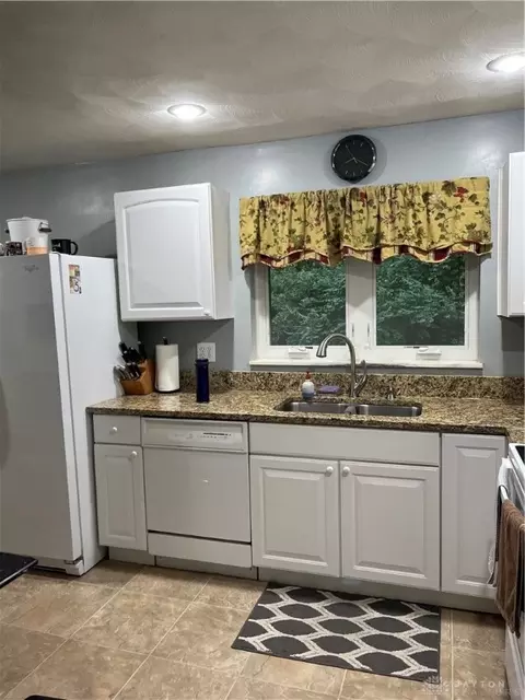 118 Castle Dr, Kettering, OH 45429 photo 11
