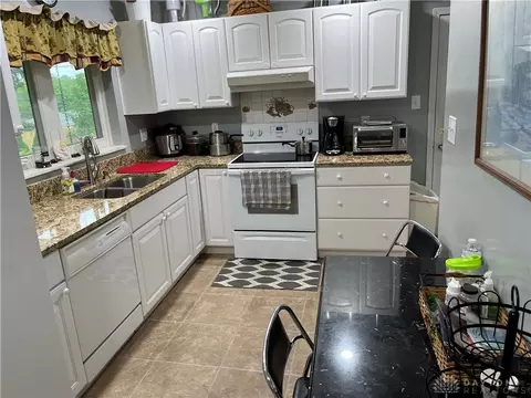 118 Castle Dr, Kettering, OH 45429 photo 10