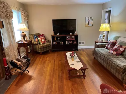 118 Castle Dr, Kettering, OH 45429 photo 6