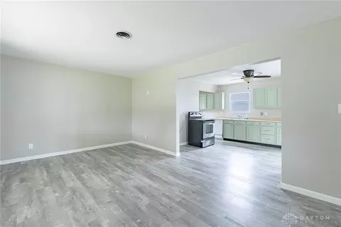 2437 N Aragon Ave, Dayton, OH 45420 photo 6