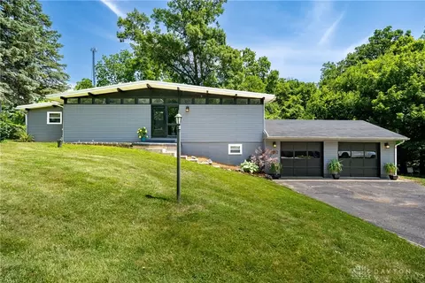 1100 Spruce Dr, Springfield, OH 45504