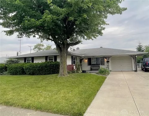 5005 Chesham Dr, Dayton, OH 45424