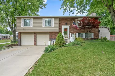 4250 Willow Mist Dr, Dayton, OH 45424