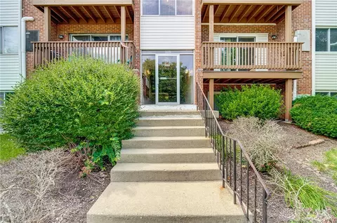 5625 E Coach Dr #H, Kettering, OH 45440