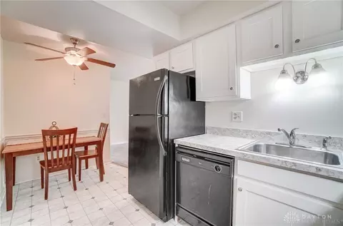 5625 E Coach Dr #H, Kettering, OH 45440 photo 10