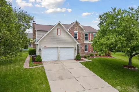 1921 Glen Meadow Way, Dayton, OH 45432