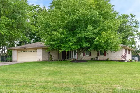 4192 Pennywood Dr, Beavercreek, OH 45430