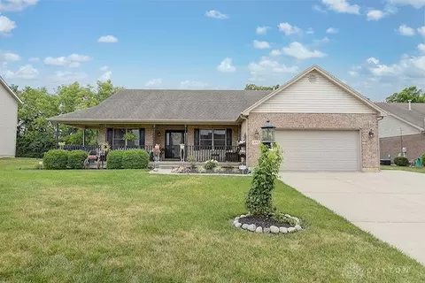 214 Auburn Meadows Ct, Carlisle, OH 45005