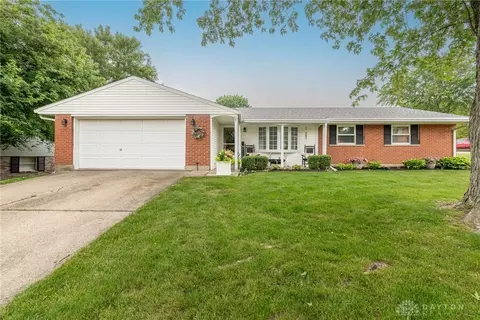2701 Flowerstone Dr, Dayton, OH 45449