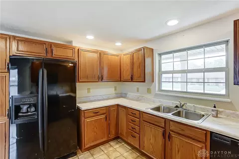 4239 Midfield St, Springfield, OH 45503 photo 14