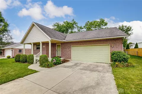 4239 Midfield St, Springfield, OH 45503 photo 2