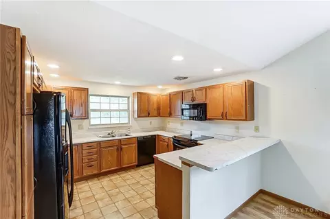 4239 Midfield St, Springfield, OH 45503 photo 11