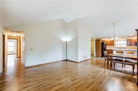 4239 Midfield St, Springfield, OH 45503 photo 7