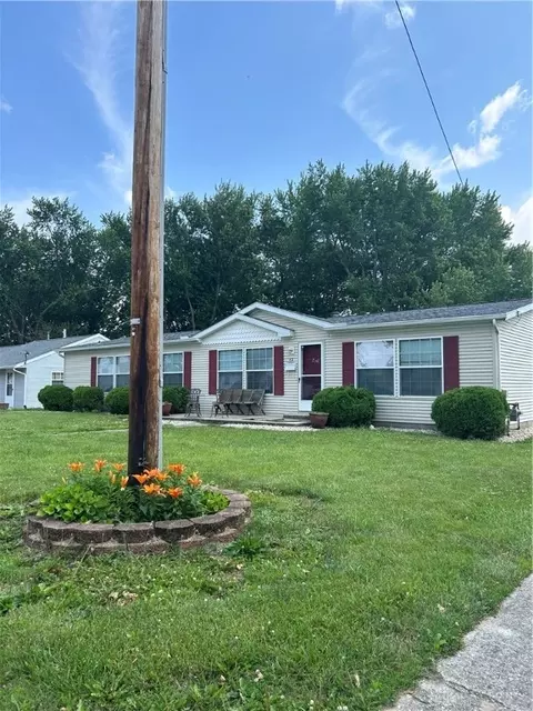42 Nelson St, Jamestown, OH 45335