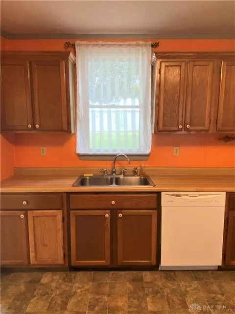 592 Pearl St, Ithaca, OH 45304 photo 16