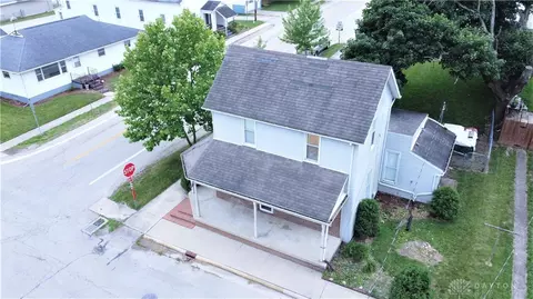 592 Pearl St, Ithaca, OH 45304 photo 3