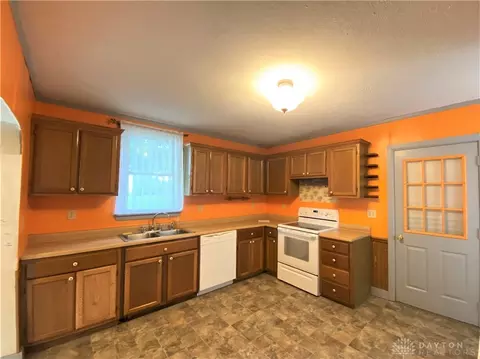 592 Pearl St, Ithaca, OH 45304 photo 14