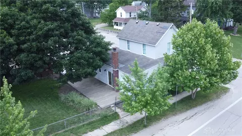 592 Pearl St, Ithaca, OH 45304 photo 4