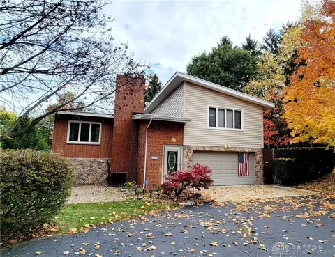 745 W Alex Bell Rd, Washington Township, OH 45459