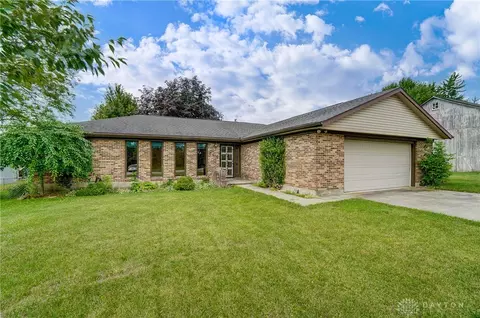 504 W Wenger Rd, Englewood, OH 45322