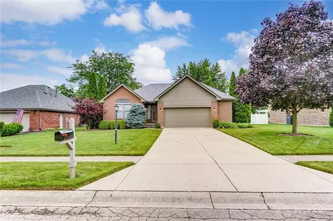 1584 Rockleigh Rd, Dayton, OH 45458