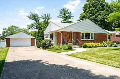 1629 Countryside Dr, Dayton, OH 45432