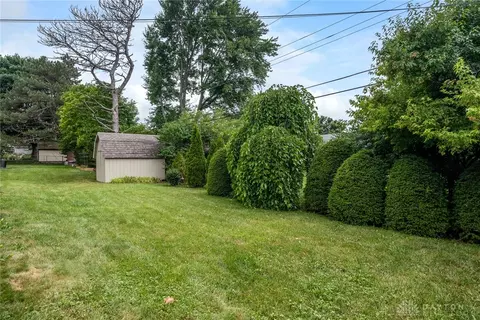1041 Greenridge Dr, Kettering, OH 45429 photo 24