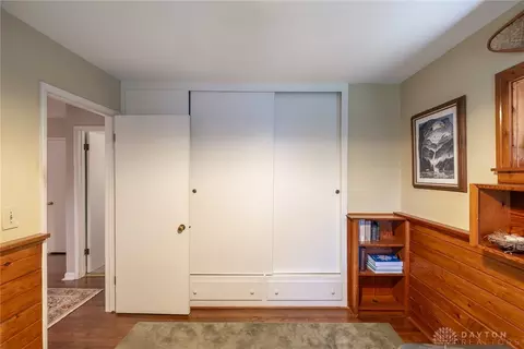 1041 Greenridge Dr, Kettering, OH 45429 photo 15