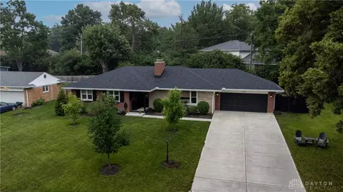 4256 Schrubb Dr, Kettering, OH 45429 photo 2