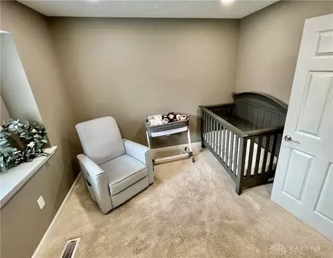 1015 Skylight Cir, Dayton, OH 45458 photo 9