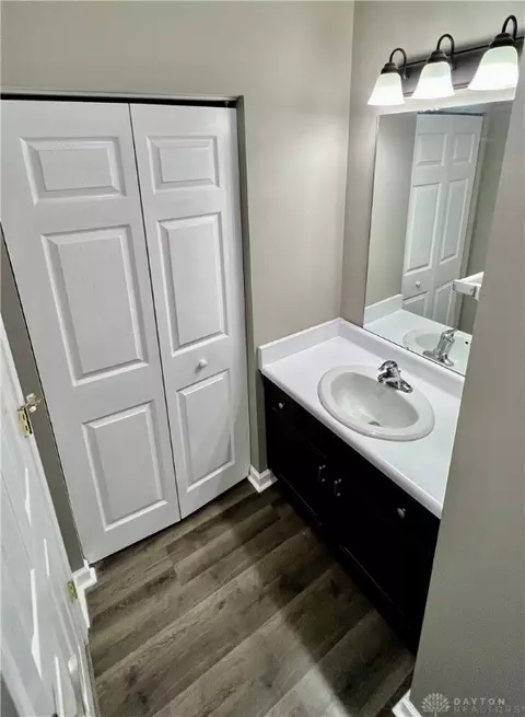 1015 Skylight Cir, Dayton, OH 45458 photo 11