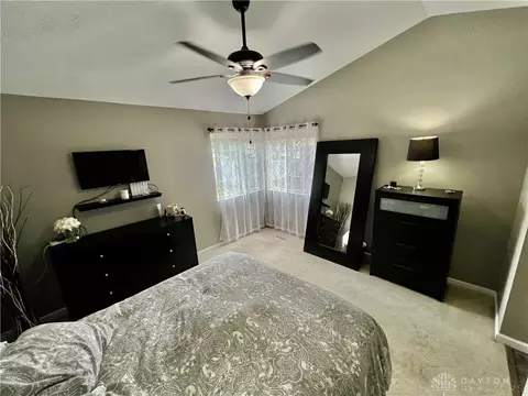 1015 Skylight Cir, Dayton, OH 45458 photo 12