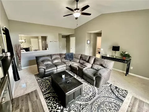 1015 Skylight Cir, Dayton, OH 45458 photo 5