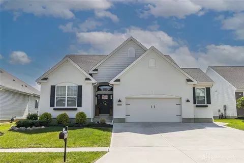 3081 White Ash Dr, Tipp City, OH 45371