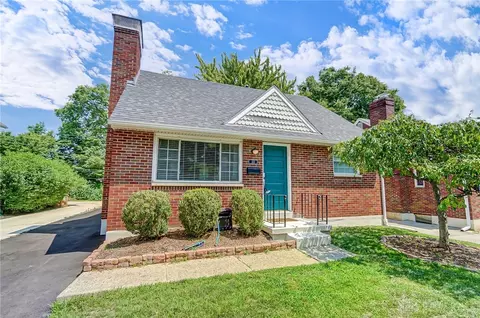 431 East Dr, Oakwood, OH 45419